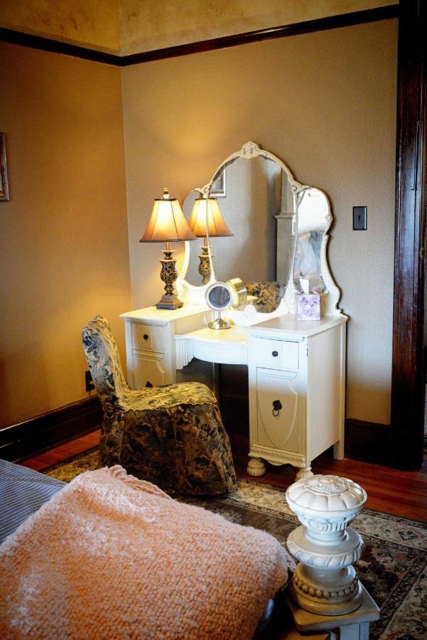 Iron Horse Bed and breakfast Granbury